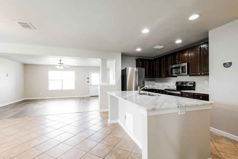 2,105/Mo, 8611 Ludlow Cove Converse, TX 78109 Dining Room View 3