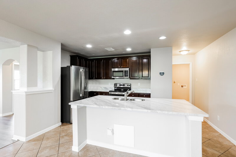 2,105/Mo, 8611 Ludlow Cove Converse, TX 78109 Kitchen View