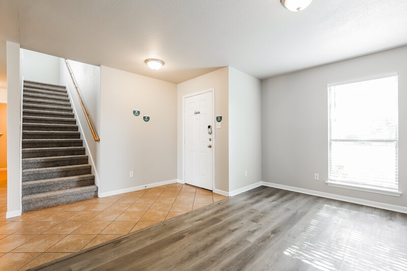 2,105/Mo, 8611 Ludlow Cove Converse, TX 78109 Family Room View 2