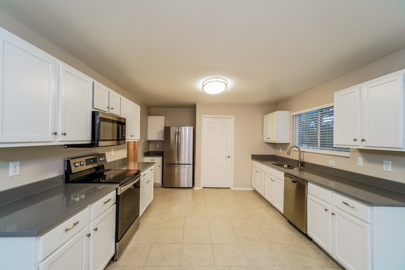 2,570/Mo, 20803 Blue Trinity San Antonio, TX 78259 Kitchen View