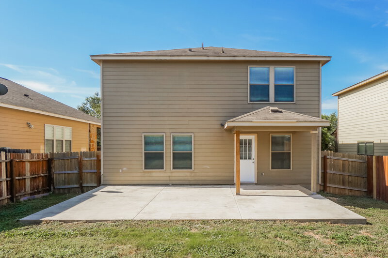 1,905/Mo, 10319 Royal Est San Antonio, TX 78245 Rear View