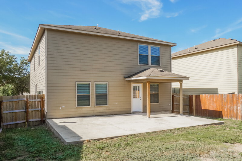 1,905/Mo, 10319 Royal Est San Antonio, TX 78245 Rear View 2