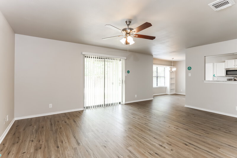 2,275/Mo, 347 Stone Point New Braunfels, TX 78130 Living Room View 2