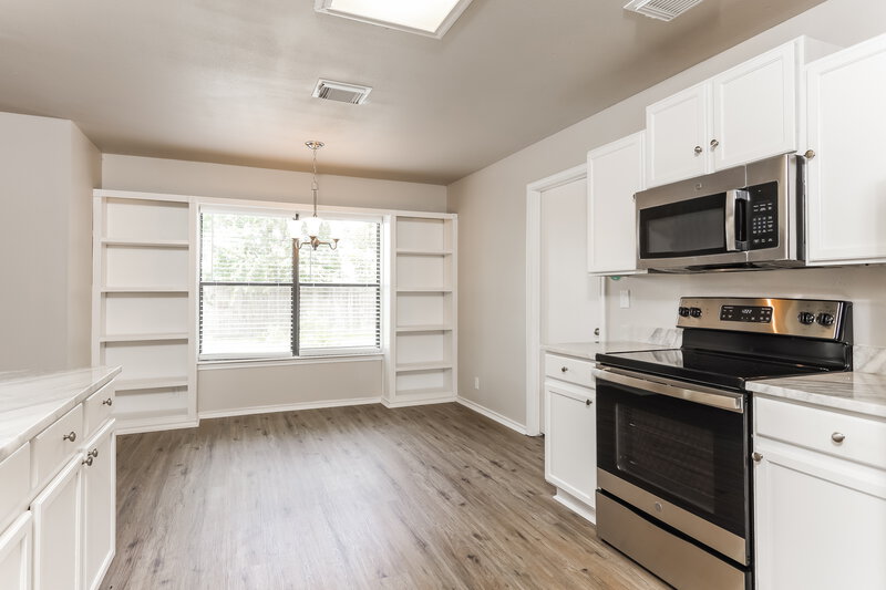 2,275/Mo, 347 Stone Point New Braunfels, TX 78130 Kitchen View 2