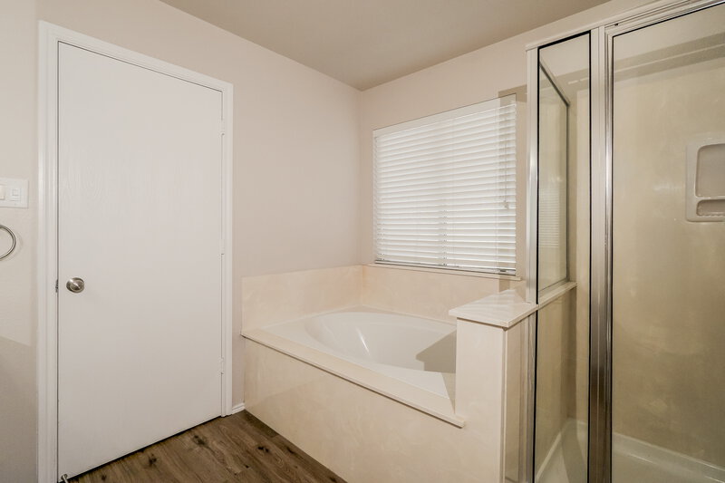 1,740/Mo, 120 Bay Willow Cibolo, TX 78108 Main Bathroom View
