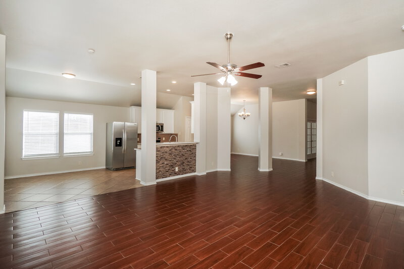 2,050/Mo, 3039 Hidden Meadow Seguin, TX 78155 Living Room View 2