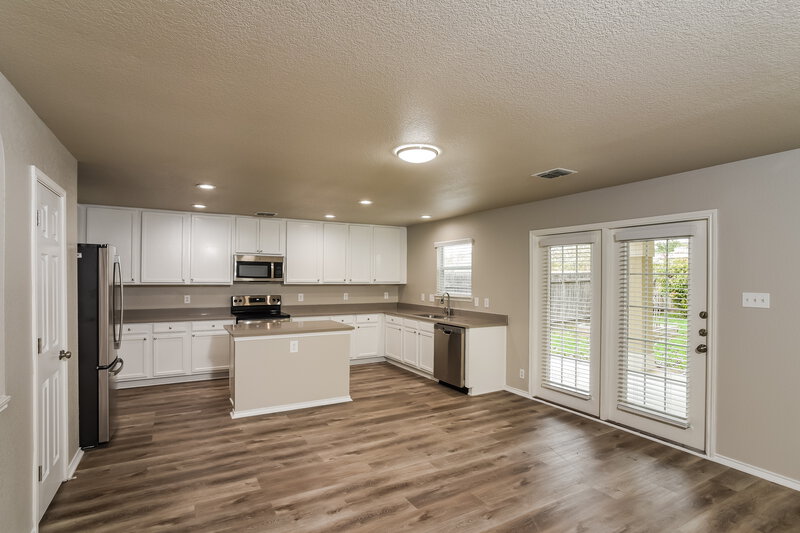 2,350/Mo, 13415 Solar Crest San Antonio, TX 78245 Dining Room View