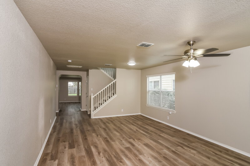2,350/Mo, 13415 Solar Crest San Antonio, TX 78245 Den View