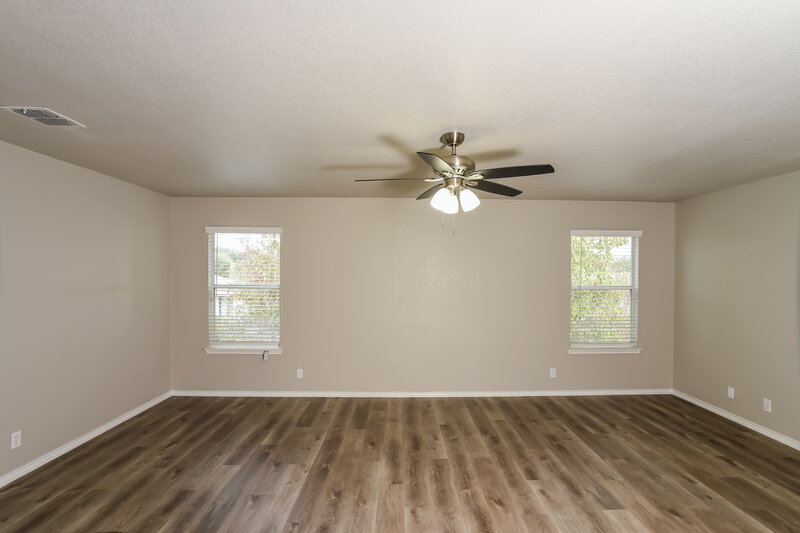 2,350/Mo, 13415 Solar Crest San Antonio, TX 78245 Main Bedroom View