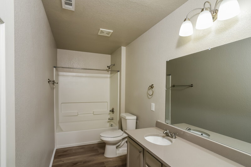 2,350/Mo, 13415 Solar Crest San Antonio, TX 78245 Bathroom View
