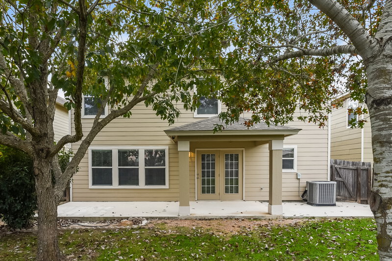 2,350/Mo, 13415 Solar Crest San Antonio, TX 78245 Rear View
