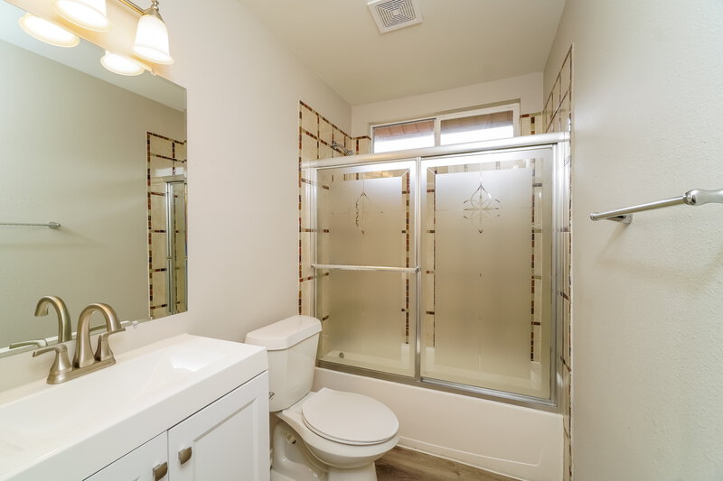 2,050/Mo, 12014 Legend Trail Helotes, TX 78023 Bathroom View