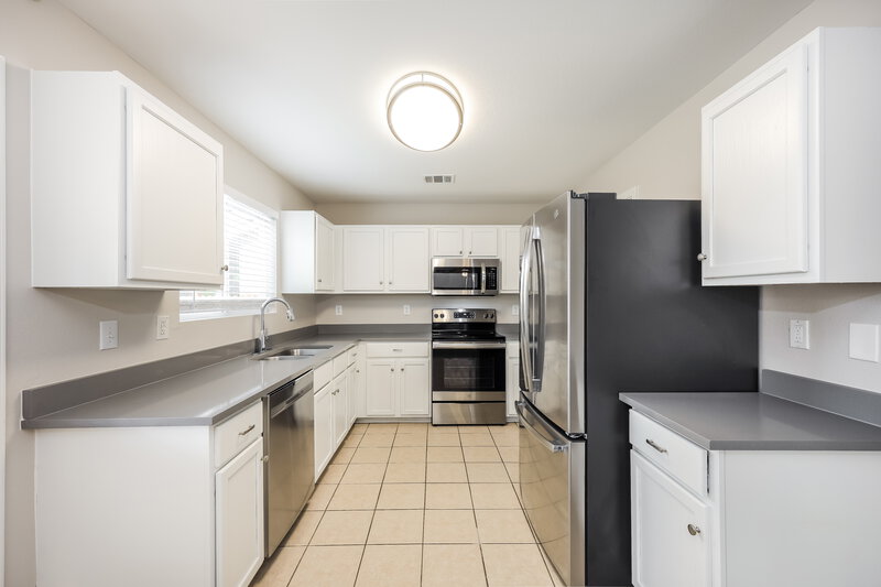 2,045/Mo, 212 Texas Mulberry San Antonio, TX 78253 Kitchen View