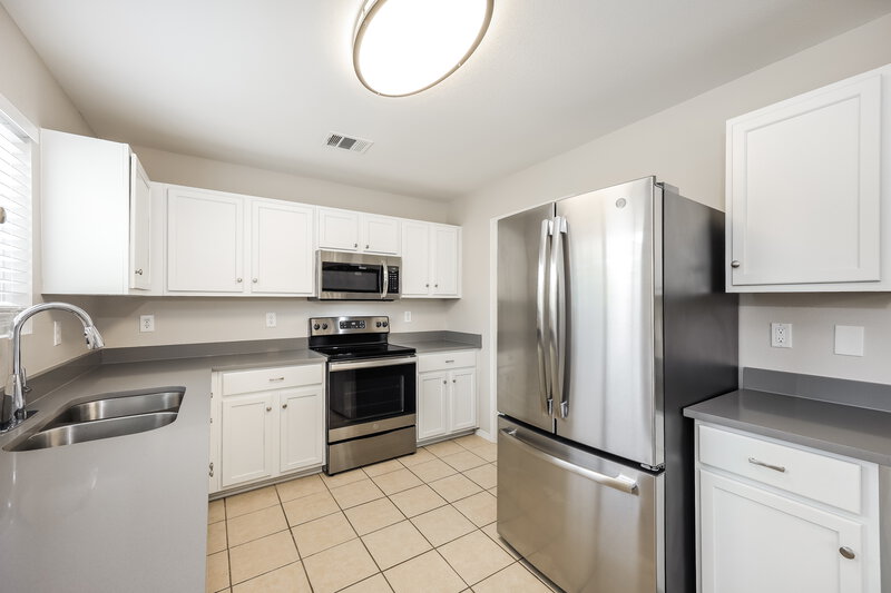 2,045/Mo, 212 Texas Mulberry San Antonio, TX 78253 Kitchen View 2