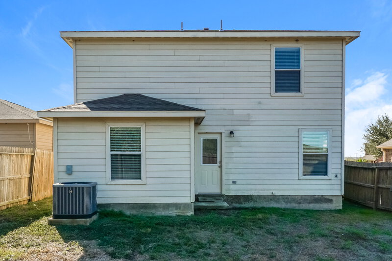 1,450/Mo, 5410 Chase Canyon San Antonio, TX 78252 Rear View