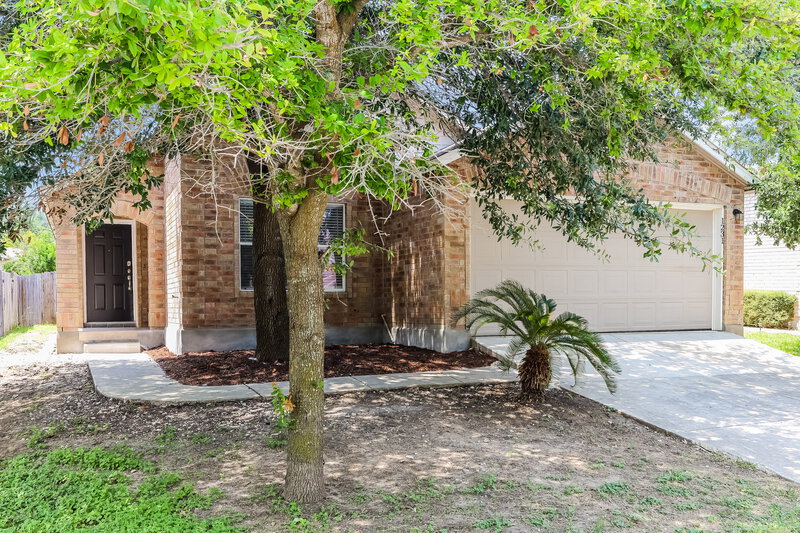 0/Mo, 1231 Range Finder San Antonio, TX 78245 Front View