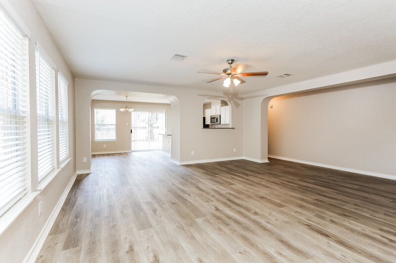 0/Mo, 1231 Range Finder San Antonio, TX 78245 Living Room View 2