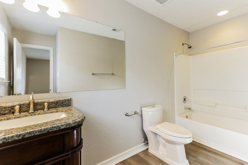 0/Mo, 1231 Range Finder San Antonio, TX 78245 Main Bathroom View