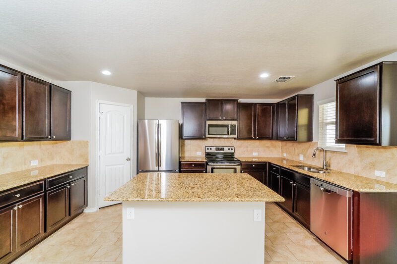2,195/Mo, 11743 Verdis Valley San Antonio, TX 78245 Kitchen View