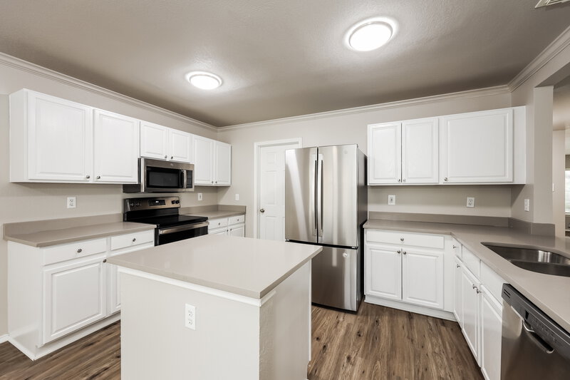 2,195/Mo, 310 Upland Creek San Antonio, TX 78245 Kitchen View