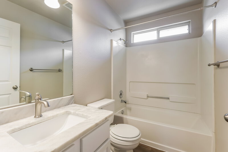 1,930/Mo, 14819 Wilmington Selma, TX 78154 Bathroom View