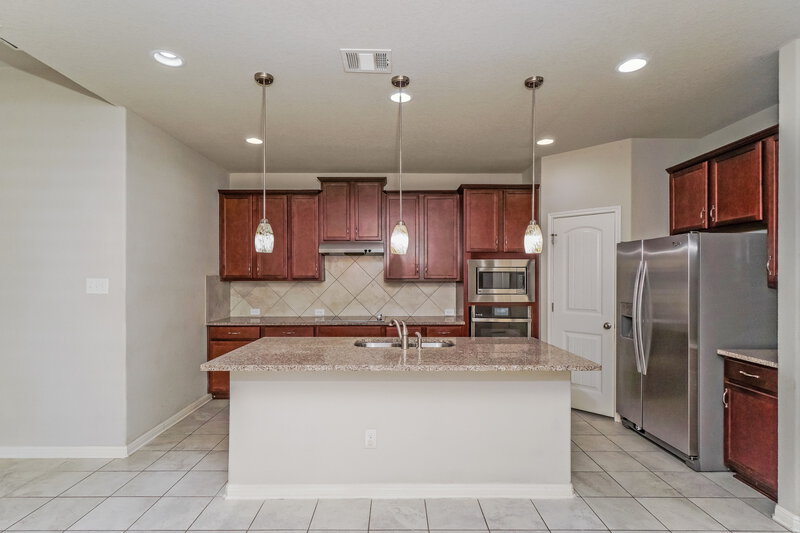 1,830/Mo, 3504 Silver Set San Antonio, TX 78245 Kitchen View