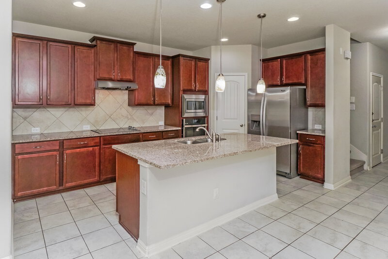 1,830/Mo, 3504 Silver Set San Antonio, TX 78245 Kitchen View 2