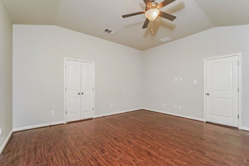 1,830/Mo, 3504 Silver Set San Antonio, TX 78245 Main Bedroom View