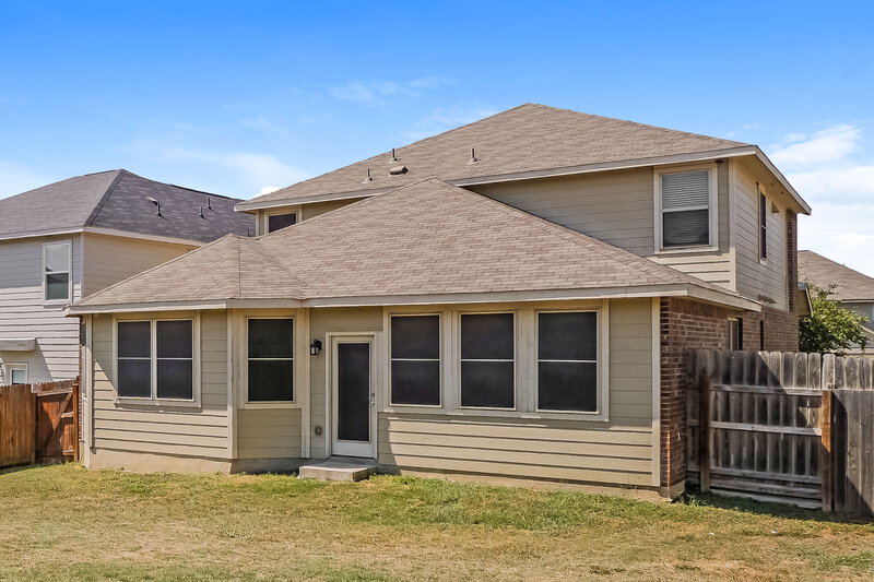 1,830/Mo, 3504 Silver Set San Antonio, TX 78245 Rear View 2