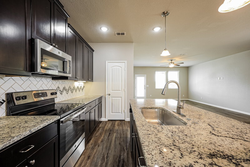 2,410/Mo, 15332 Daystar Pass San Antonio, TX 78253 Kitchen View 2