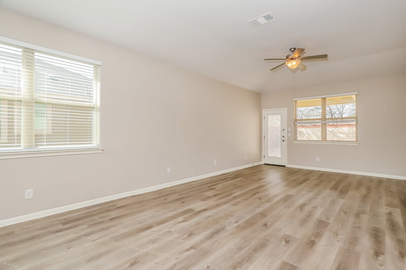 1,660/Mo, 8233 Oak Harvest Dr San Antonio, TX 78254 Living Room View