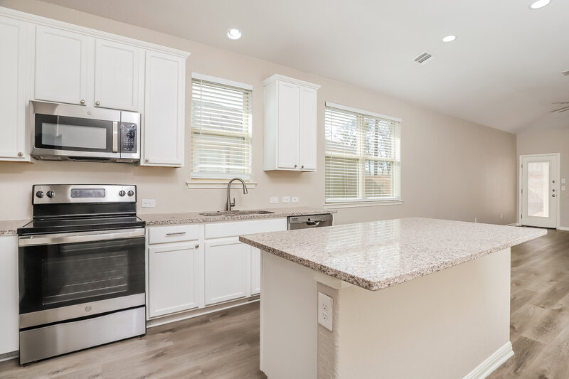 1,660/Mo, 8233 Oak Harvest Dr San Antonio, TX 78254 Kitchen View