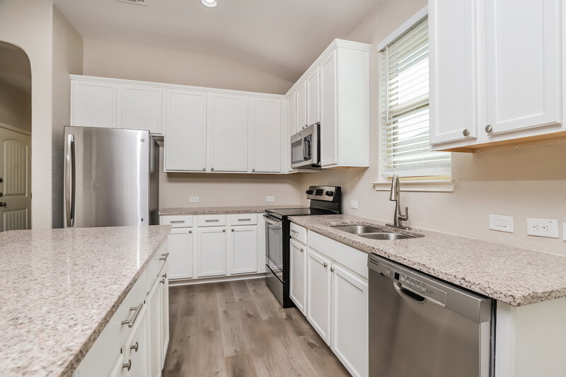 1,660/Mo, 8233 Oak Harvest Dr San Antonio, TX 78254 Kitchen View 2