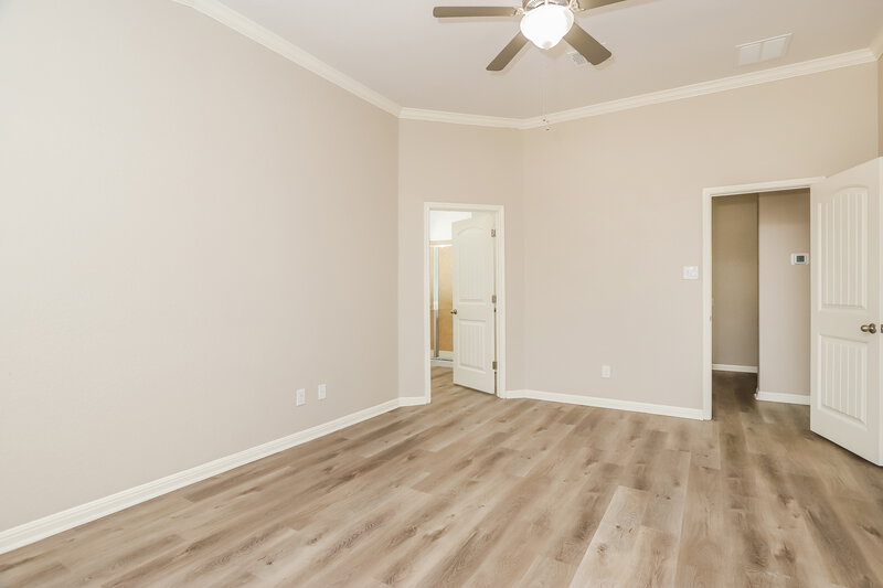 1,660/Mo, 8233 Oak Harvest Dr San Antonio, TX 78254 Main Bedroom View 2