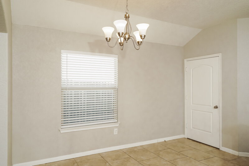 1,970/Mo, 5827 Southern Knoll San Antonio, TX 78261 Dining Room View
