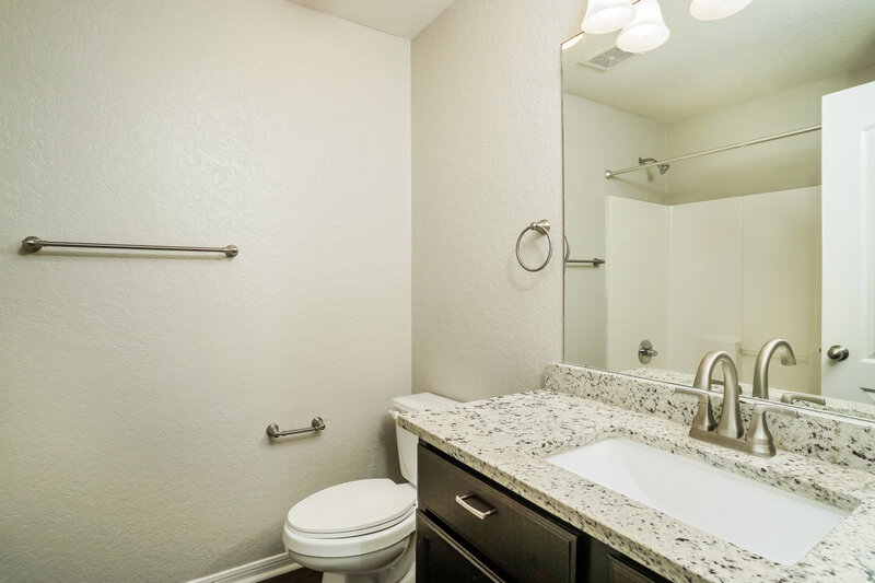 1,970/Mo, 5827 Southern Knoll San Antonio, TX 78261 Bathroom View 2