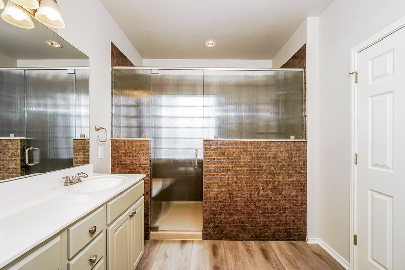 1,710/Mo, 342 Soaring Breeze San Antonio, TX 78253 Main Bathroom View