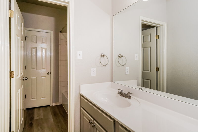 1,710/Mo, 342 Soaring Breeze San Antonio, TX 78253 Bathroom View