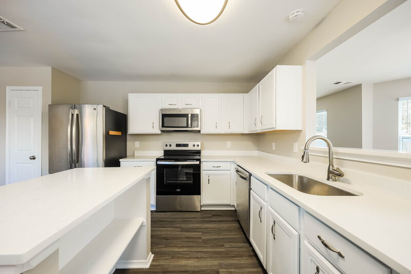 2,110/Mo, 7319 Autumn Brook Converse, TX 78109 Kitchen View