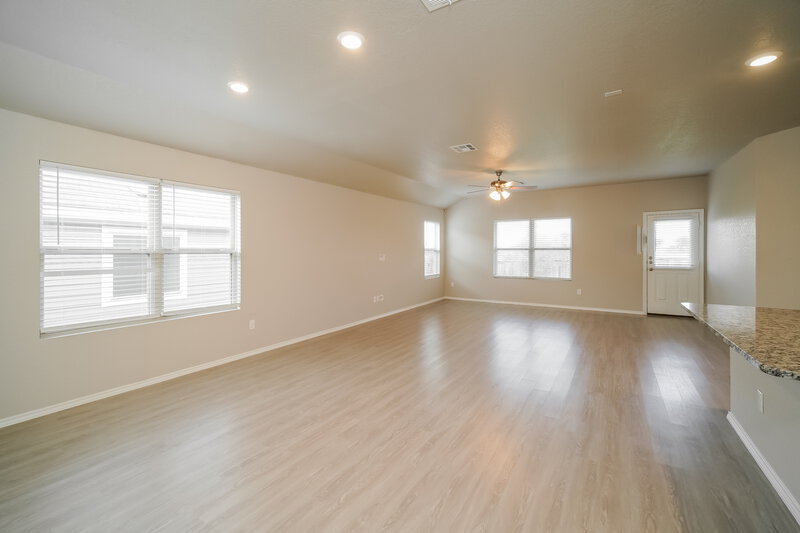 1,795/Mo, 10303 Barbeque Bay Converse, TX 78109 Living Room View