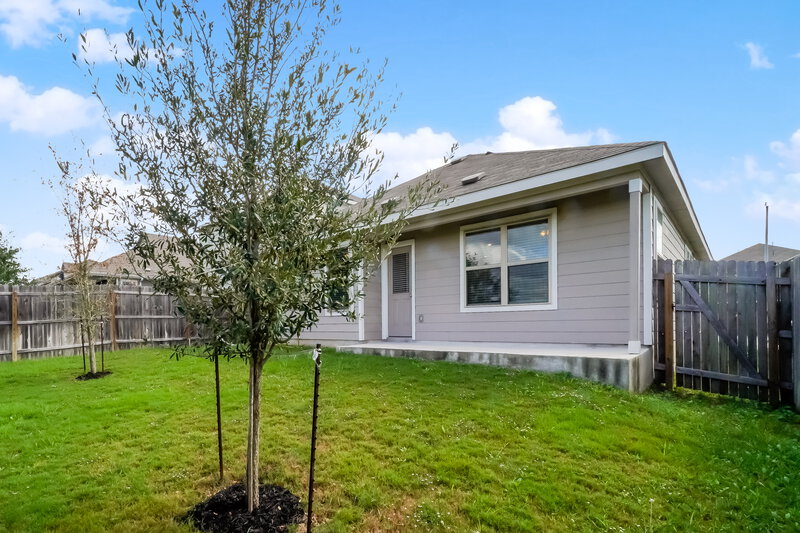 1,795/Mo, 10303 Barbeque Bay Converse, TX 78109 Rear View 2