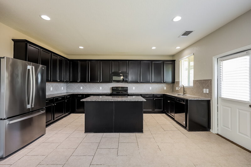 2,500/Mo, 10502 Castello Canyon San Antonio, TX 78254 Kitchen View