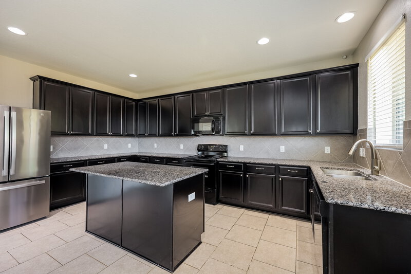 2,500/Mo, 10502 Castello Canyon San Antonio, TX 78254 Kitchen View 2