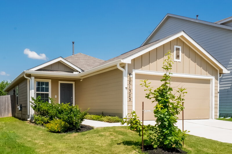 1,905/Mo, 11323 Babcock Bend San Antonio, TX 78249 Front View
