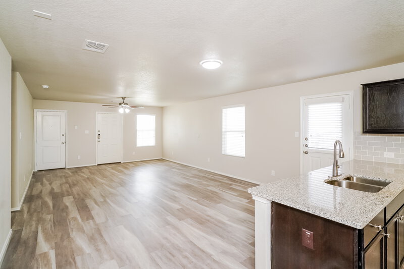 1,905/Mo, 11323 Babcock Bend San Antonio, TX 78249 Living Room View