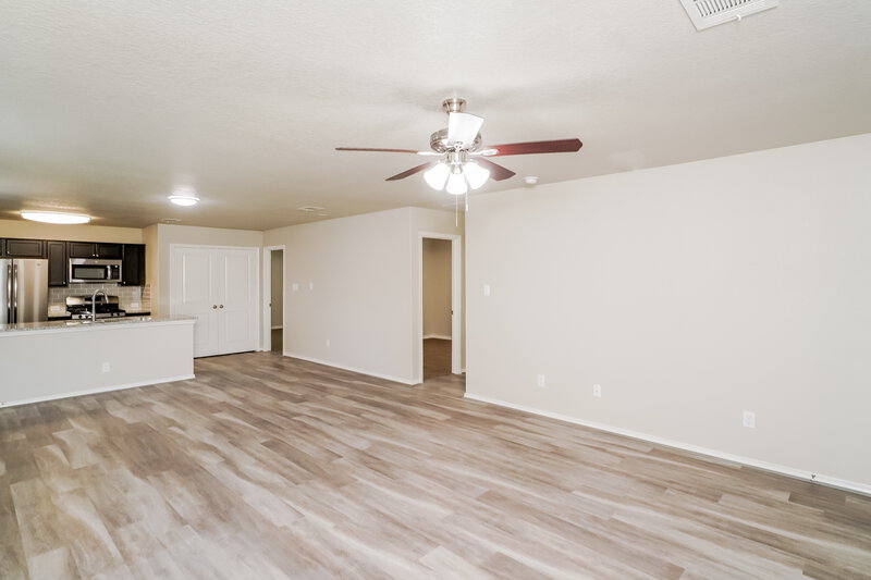 1,905/Mo, 11323 Babcock Bend San Antonio, TX 78249 Living Room View 2