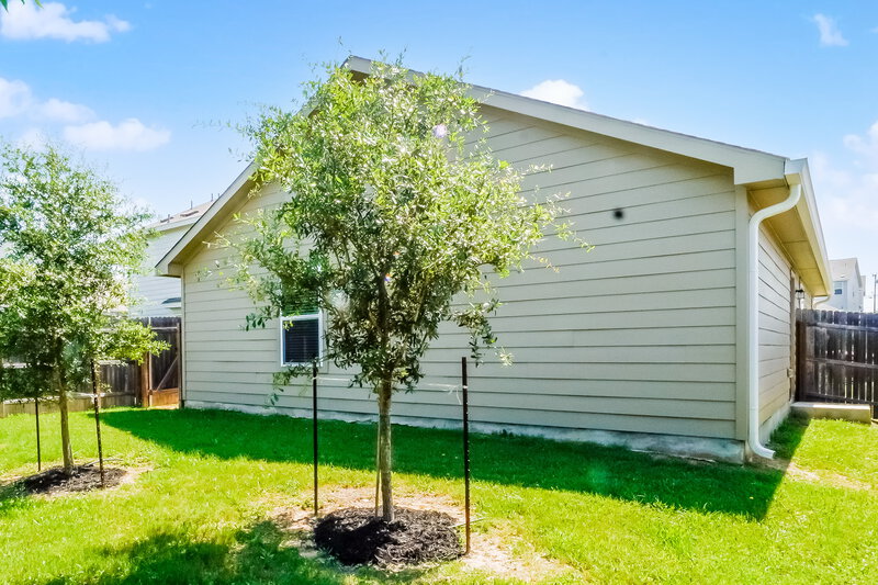 1,905/Mo, 11323 Babcock Bend San Antonio, TX 78249 Rear View 2