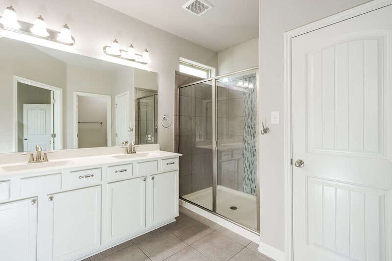 2,225/Mo, 11330 Charismatic San Antonio, TX 78245 Main Bathroom View