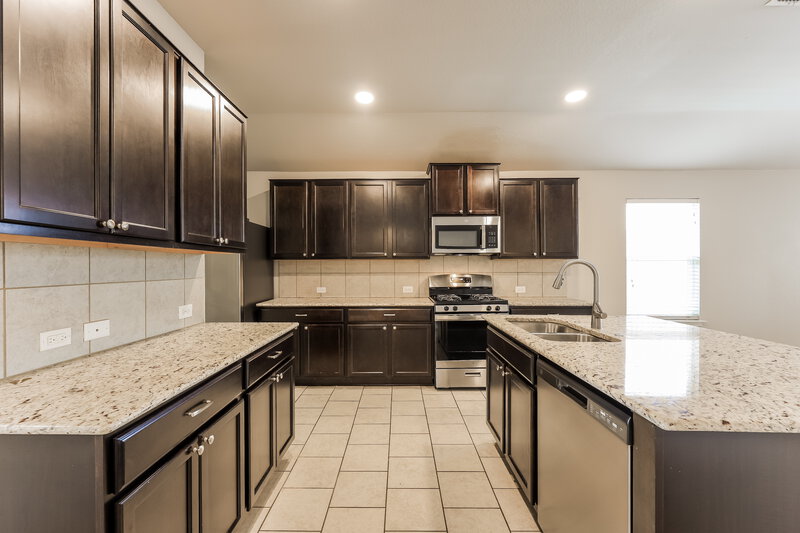 1,570/Mo, 2503 Barbwire Way San Antonio, TX 78244 Kitchen View