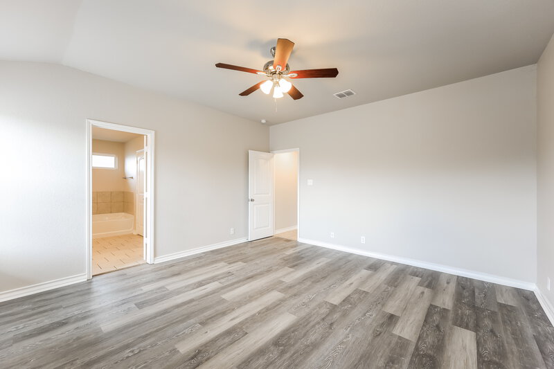 1,570/Mo, 2503 Barbwire Way San Antonio, TX 78244 Main Bedroom View 2